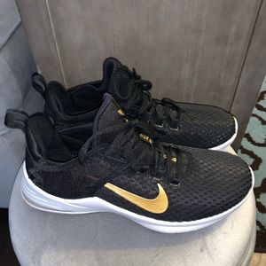 Women’s Nike Air Max Bella TR 2 9.5M